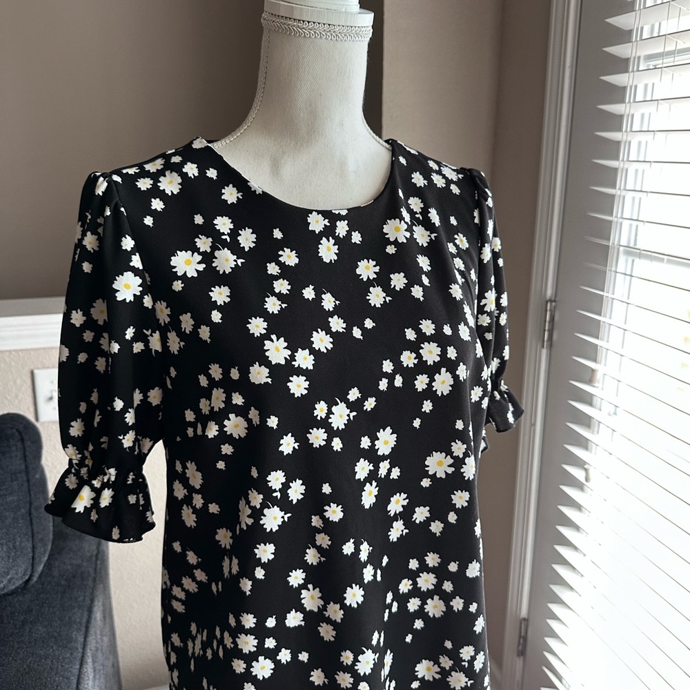 MELLODAY Daisy Ruffle Blouse - Picture 2 of 9